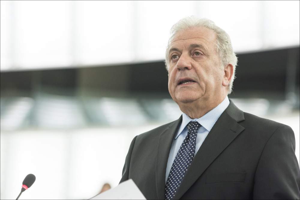 <i>EU Migration, Home Affairs and Citizenship Commissioner Dimitris Avramopoulos at an MEP debate on the EU response to the migration crisis in May this year. Photo <a href="https://www.flickr.com/photos/european_parliament/17898211501/in/photolist-tgB1Ht-bvpJNm-bvonFb-bvooqs-bJibbr-bvonus-bJiazT-bvonS3-sx2wLx-mw9xtk-pbtXNK-q2gkuh-pt8SUk-pbkxn6-pbuD8N-psYp8B-sjxzum-pbk9EJ-pbkTGx-pqXiDq-pbk8E7-fjLNjk-psGZg4-pbmMr4-pbmMZ8-pbtgK7-eDyJUZ-eDyJWK-pbmRdx-pvmTqQ-psBSaR-pguNLi-mubssp-mucHeC-muaRqn-pbusMY-psXsfN-psXscS-pbuLju-pbuLQE-pbtWZF-pbu1NG-psG4Nx-pbEc17-psN9xG-pbusqW-psGNee-pbvcoX-pdTong-pbuv7h">via</a> European Parliament</i>