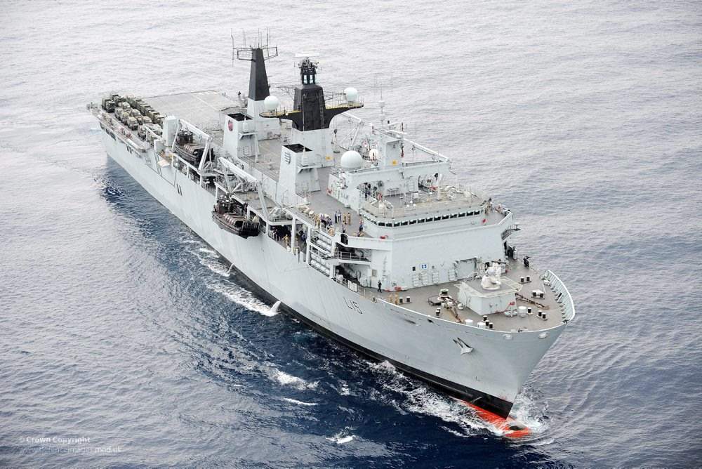 <i>HMS Bulwark, a British ship which went on a search and rescue mission&nbsp;</i><i style="line-height: 20.8px;">in the Mediterranean&nbsp;</i><i>earlier&nbsp;this year. Photo <a href="https://www.flickr.com/photos/defenceimages/8414392948/in/photolist-dPxXSu-qg2dXF-7kJaW1-a3fNp4-brrrB8-dae6Sm-brrrtT-msAtzt-aqieXt-9G1WeX-6Zsvj8-qnycdb-brrrxP-q58Pfq-i9RYkD-7U7uA6-8FcWBD-sHAx7o-nxbrbg-rkQfoJ-aUvkB6-9rxEQq-7UaRJh-dkxktJ-odyRSU-edDJUE-nRru2n-nxaiDz-nMBo1m-o1LGCw-nxbqLi-mZAf5Y-uoYiCQ-bjKCMs-i9SSxn-9rFBWf-82Q2qM-nTqpiK-64ecvP-nPuN1d-nz9hdN-nTqpfZ-nazmeF-i9SUYf-nLGSou-58NFWq-nxcF1t-nxczav-4KTTGF-nPCy5U">via</a> Defence Images</i>