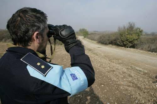 <i>Frontex member on joint patrol with Greek police. Photo <a href="https://www.flickr.com/photos/51567388@N00/5157508361/">via</a></i> Flickr