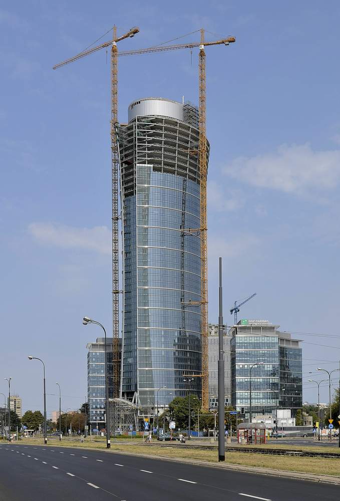 <i style="line-height: 20.8px;">Frontex moved offices last year to the Warsaw Spire, seen here nearing completion in August 2015. Photo&nbsp;<a href="https://commons.wikimedia.org/wiki/File:Warsaw_Spire_August_2015.jpg#/media/File:Warsaw_Spire_August_2015.jpg">via</a>&nbsp;</i>